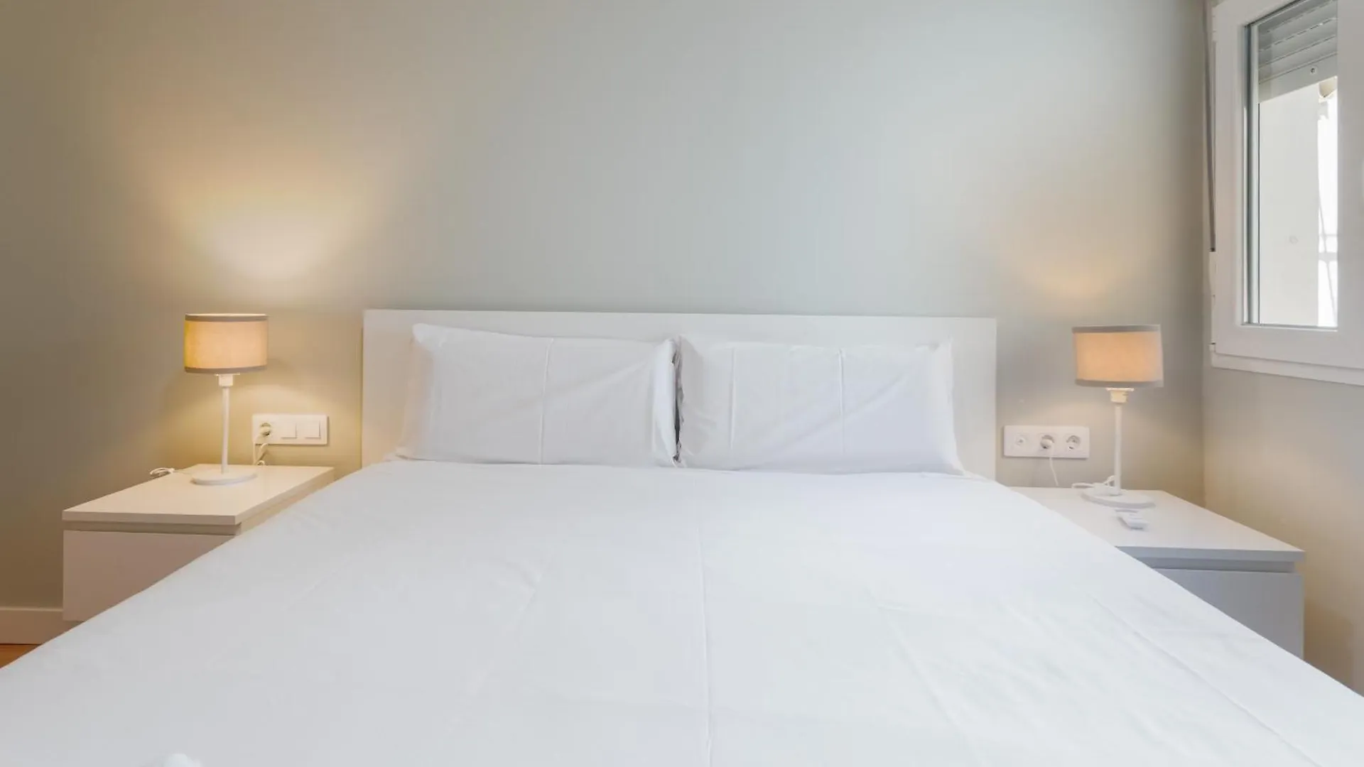 Apartment With Views -Santa Isabel Square- 2Bd1Bth 세비야 0*,  스페인