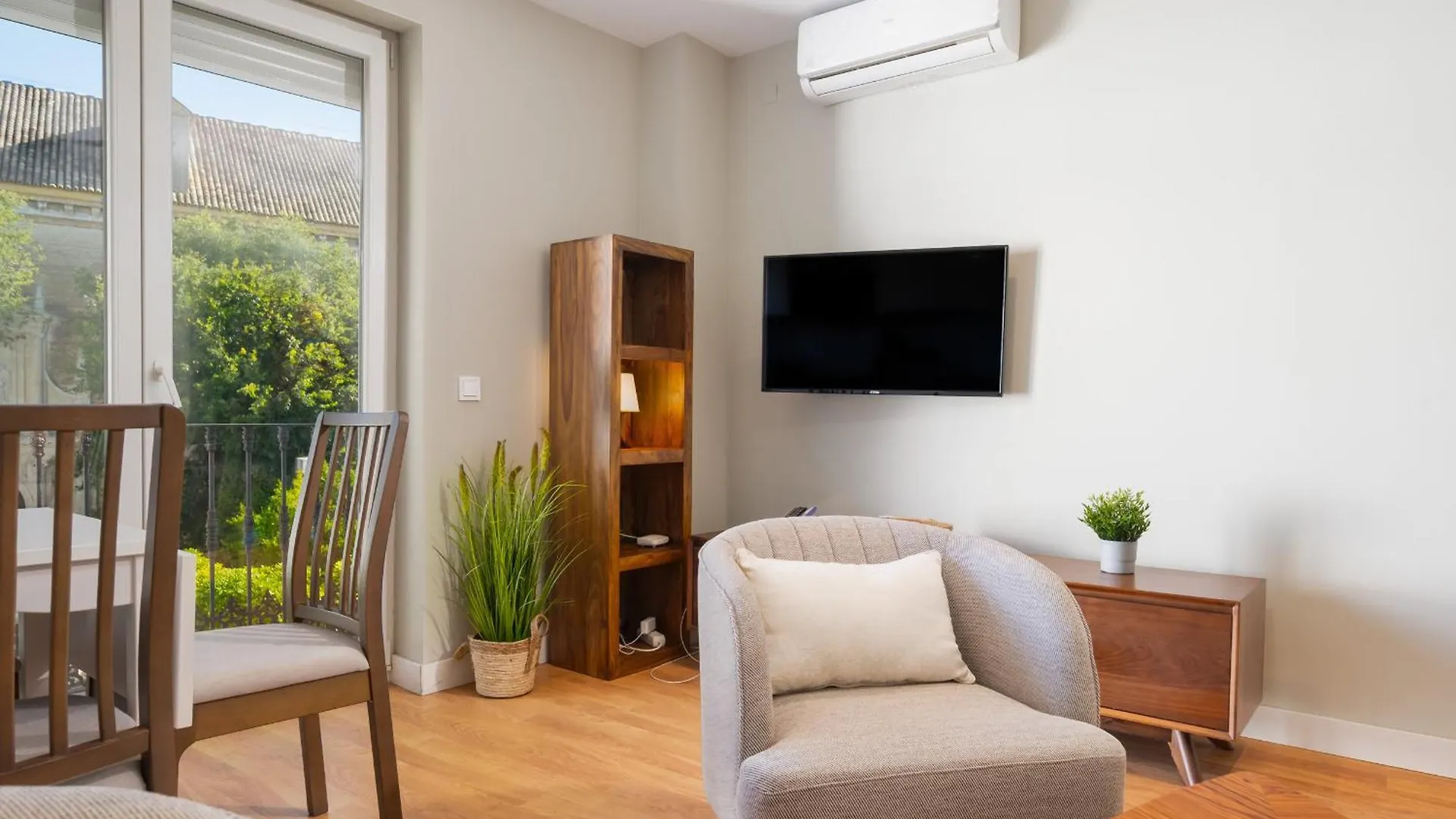 Apartment With Views -Santa Isabel Square- 2Bd1Bth 세비야 스페인