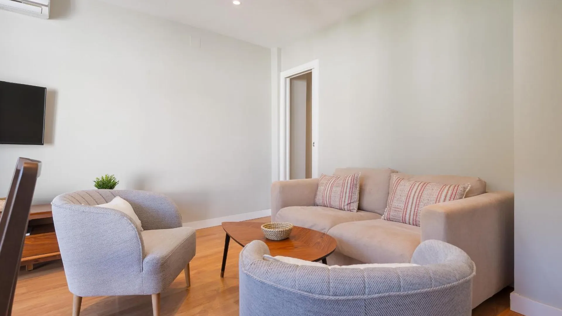 Apartment With Views -Santa Isabel Square- 2Bd1Bth Sevilla Spanje