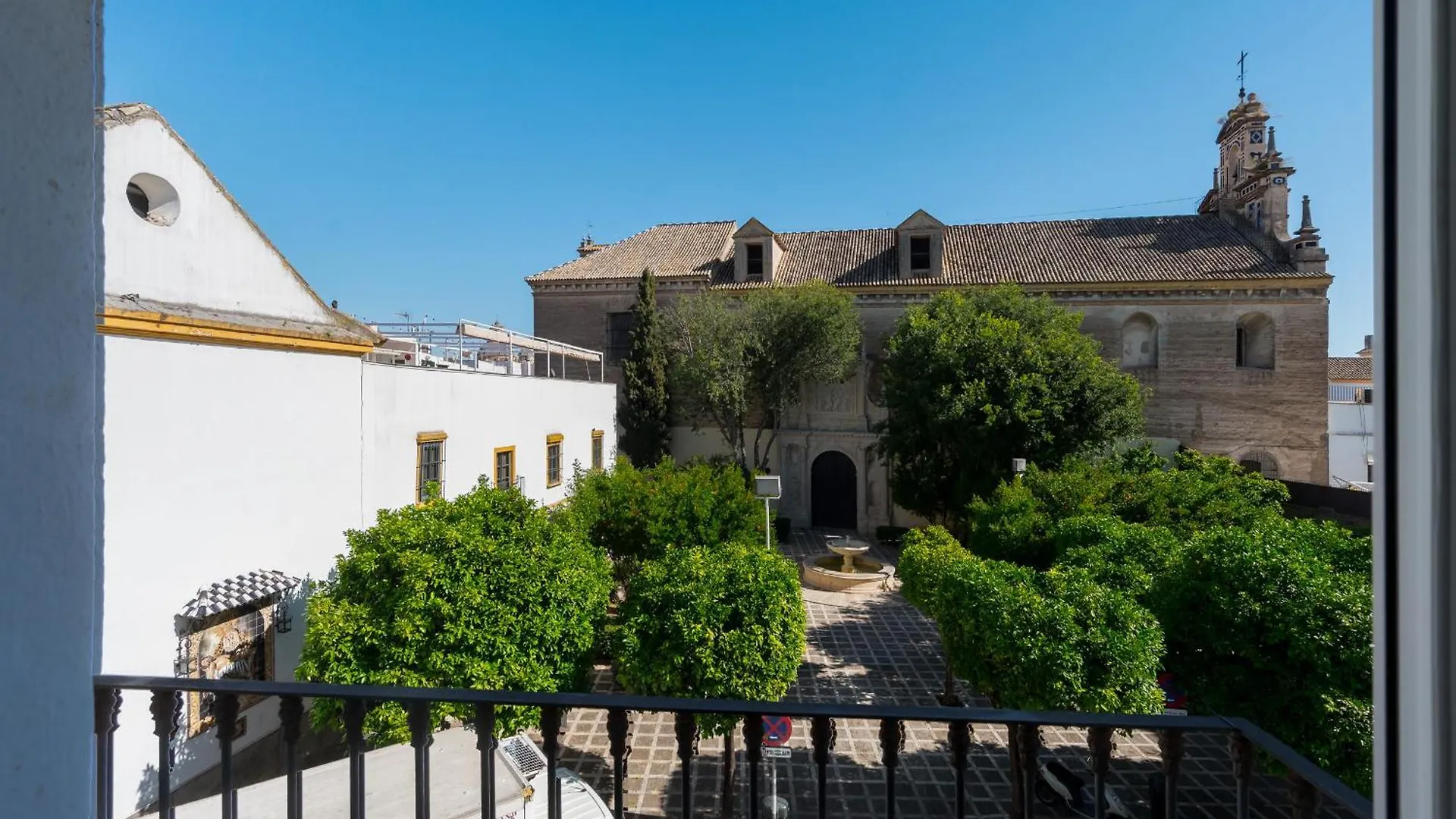 Apartment With Views -Santa Isabel Square- 2Bd1Bth Seville