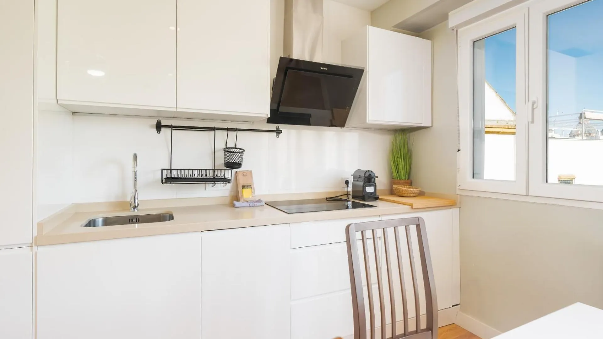 Apartment With Views -Santa Isabel Square- 2Bd1Bth Seville