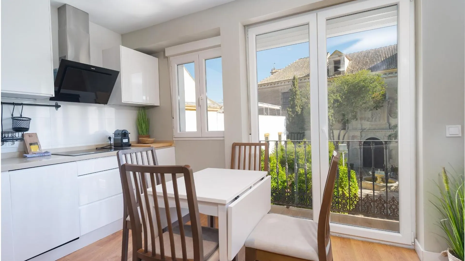 Apartment With Views -Santa Isabel Square- 2Bd1Bth Seville Spain